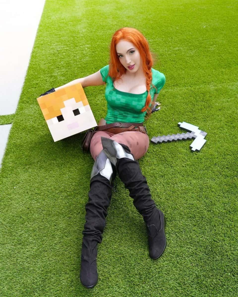 方块头coser摆拍姿势展示