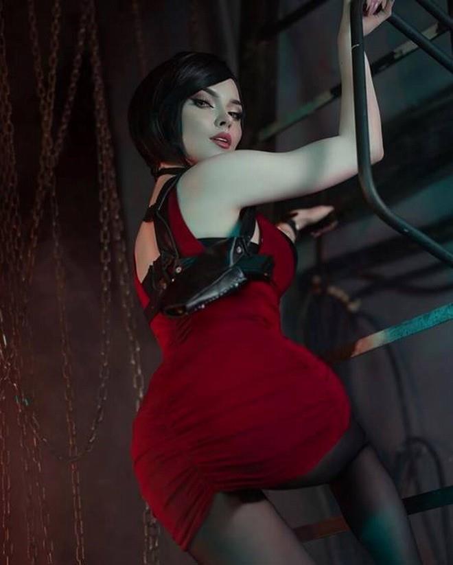 红色礼服版艾达王造型图