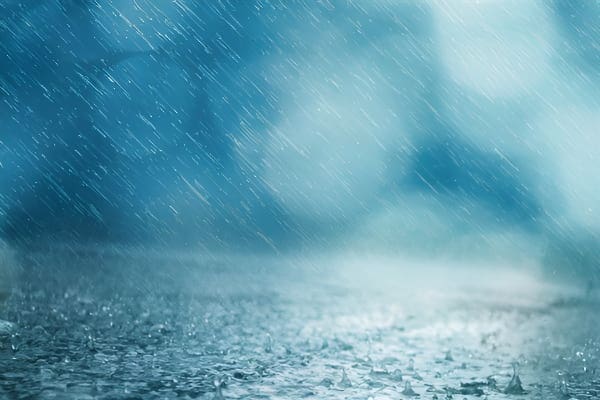 梦见被大雨淋象征内心情绪