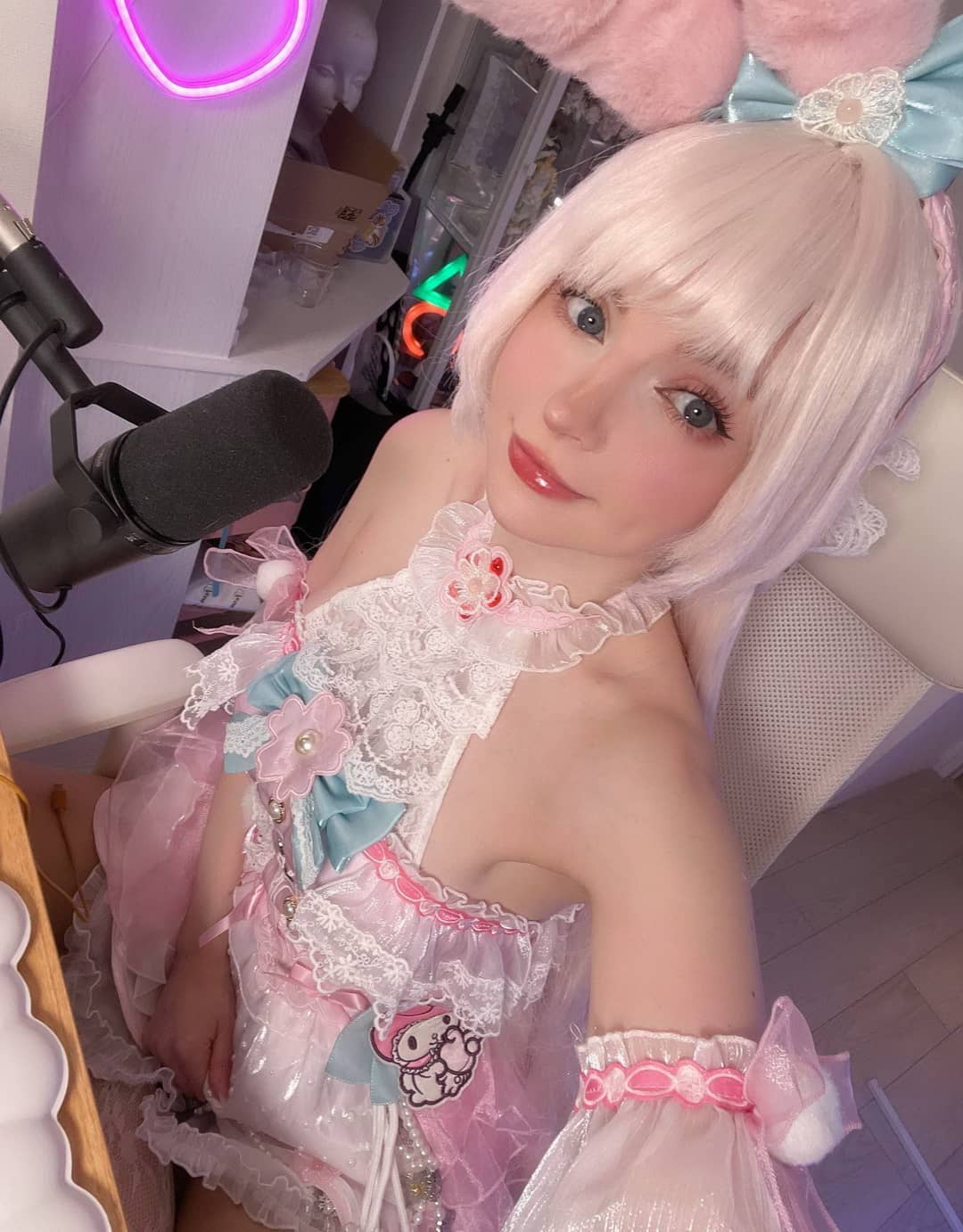 PeachMilky隐形女光影效果COS