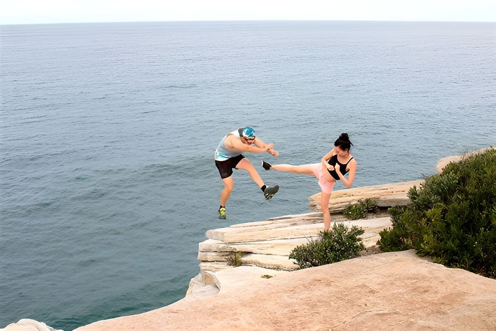 梦中朋友打人引发思考的象征意义
