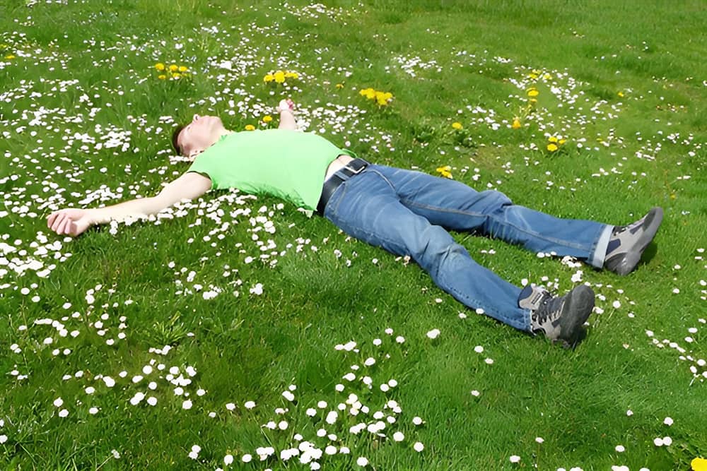 梦见朋友摔死的心理影响与生活意义