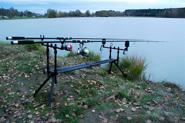 梦见鱼竿象征寻找机会与等待