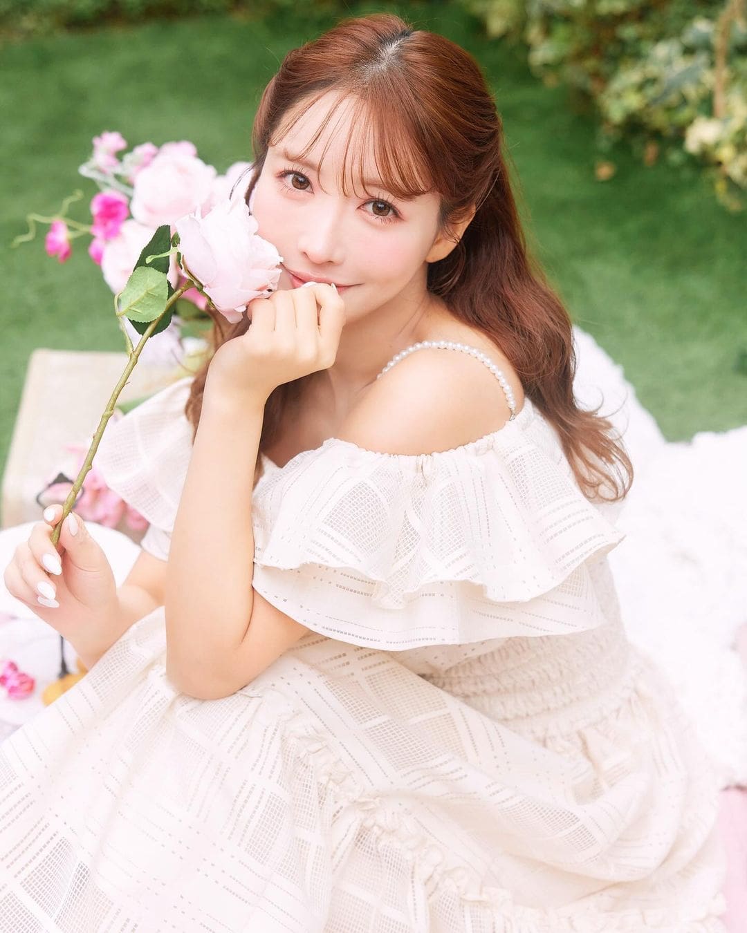 三上悠亚展现自信眼神