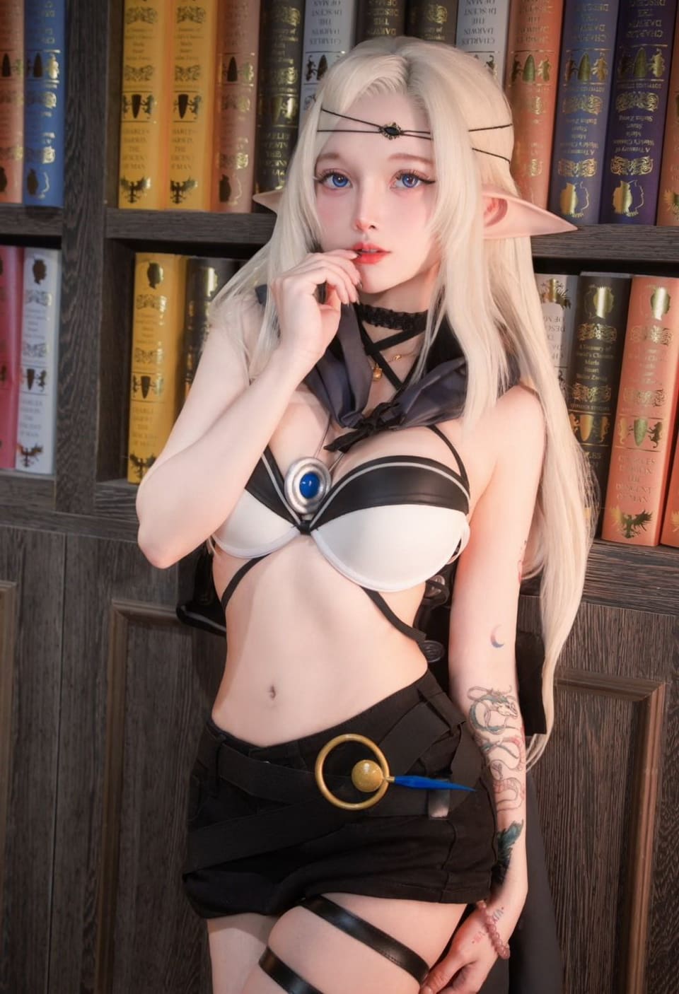 人物神情柔和展现角色感