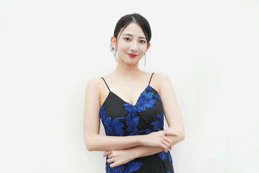 运动风展现健康性感气质