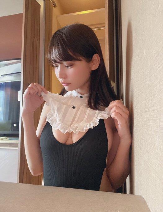 似鸟沙也加展现独特气场写真结尾图