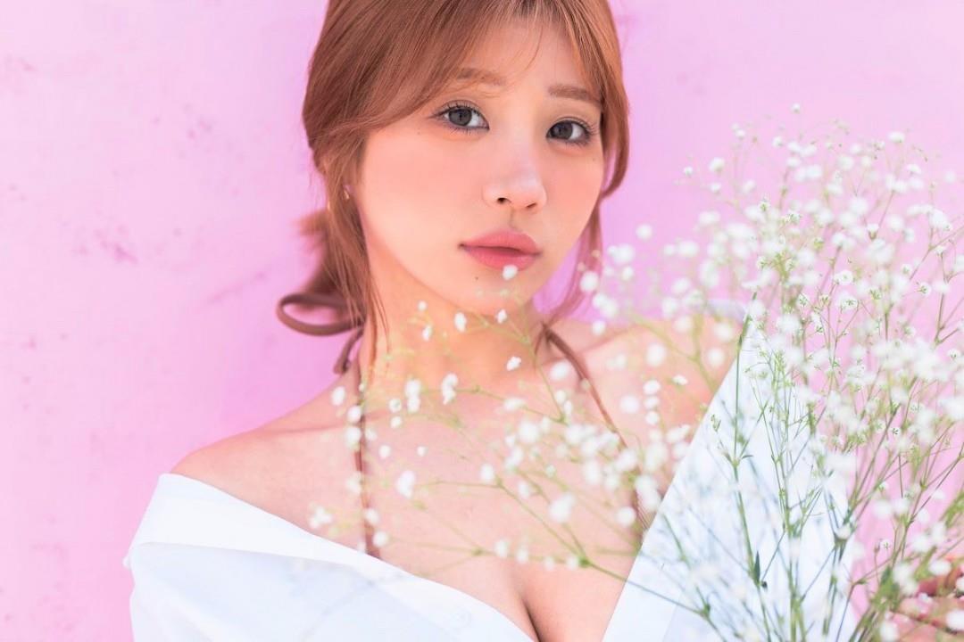 叶月绫的健康小麦肤色，尽显魅力