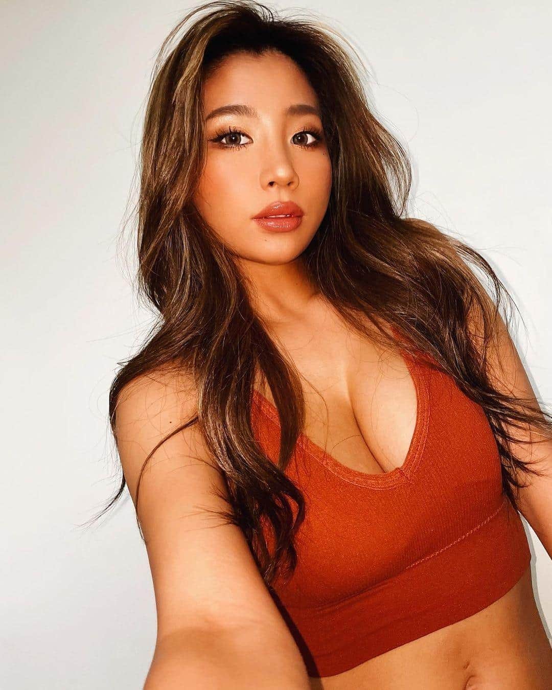 叶月绫的健康小麦肤色，令她更加迷人