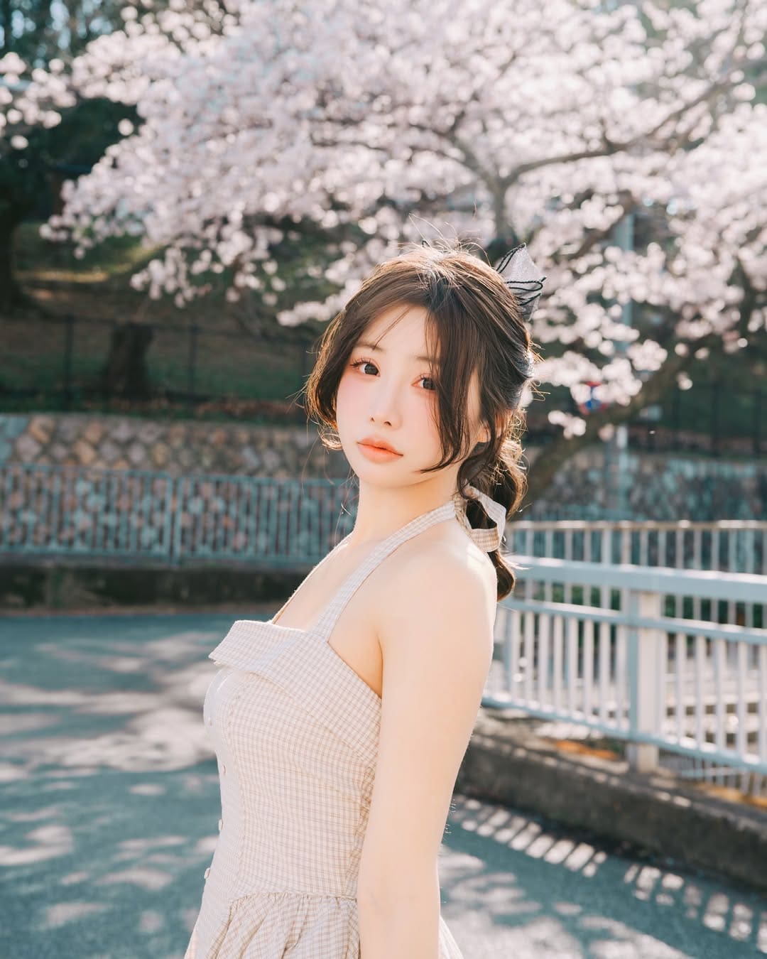 Yeonyu樱花前回眸一笑