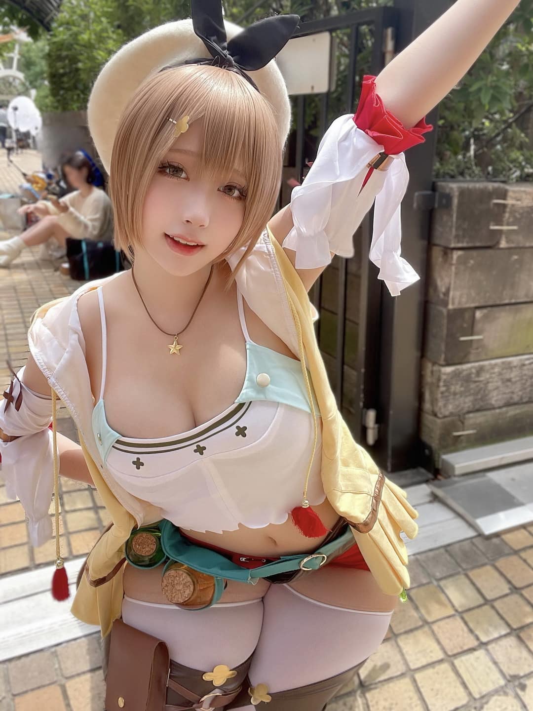 莱莎微笑表情近景特写