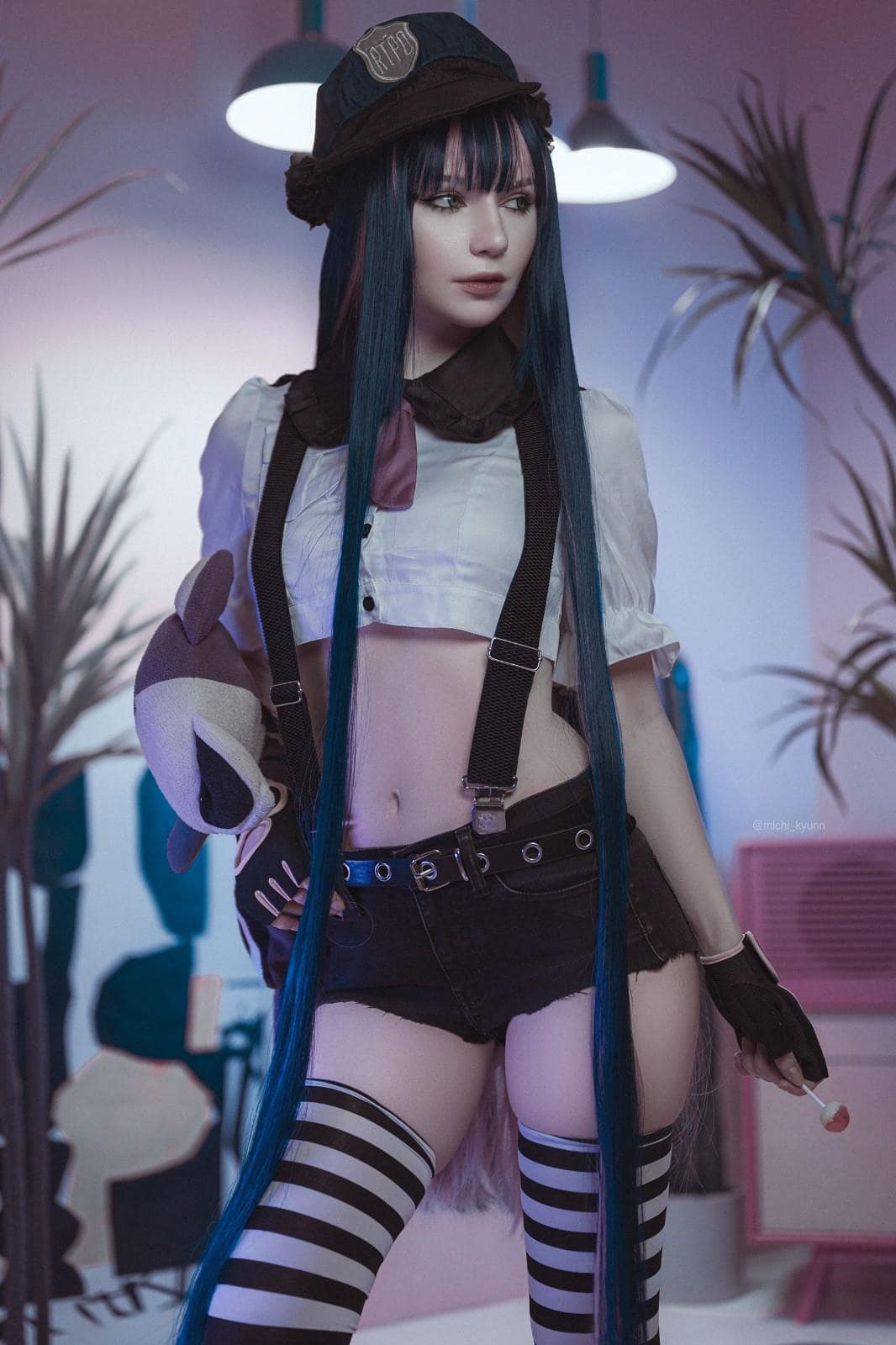 近距离展示希里发型