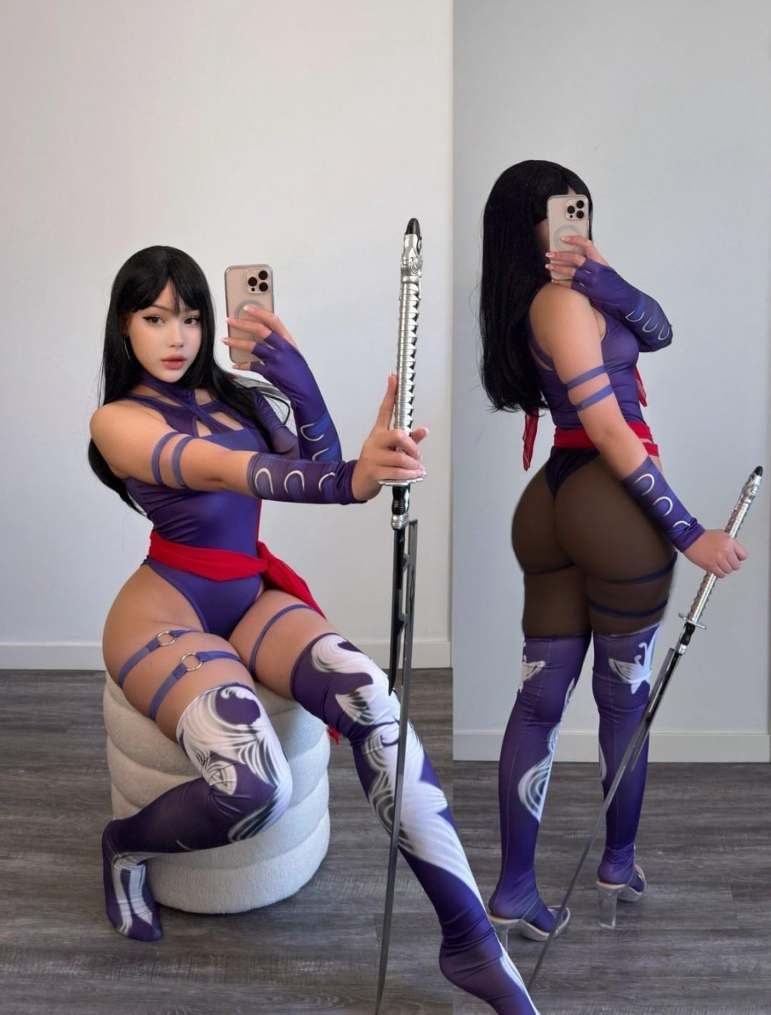 隐形女Cos科幻姿势专业