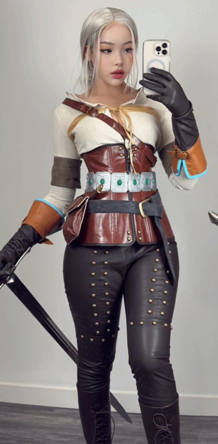 隐形女Cosplay科幻感十足