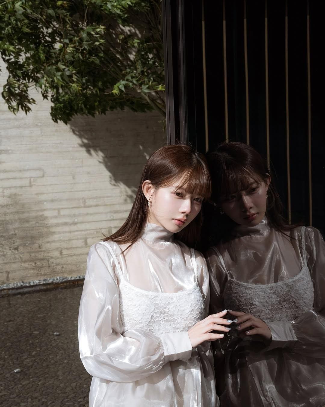 winnie穿吊带裙甜笑撩人眼神迷人