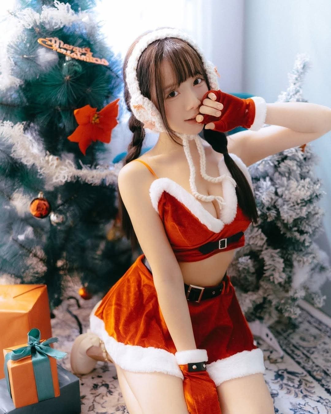 winnie装扮风格散发自然性感气息