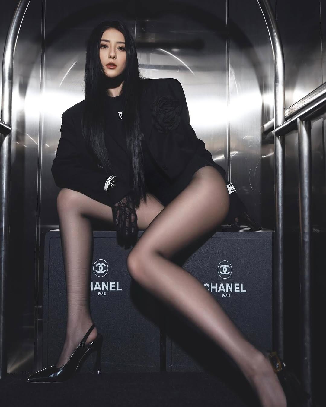 鈴木みか曲线美