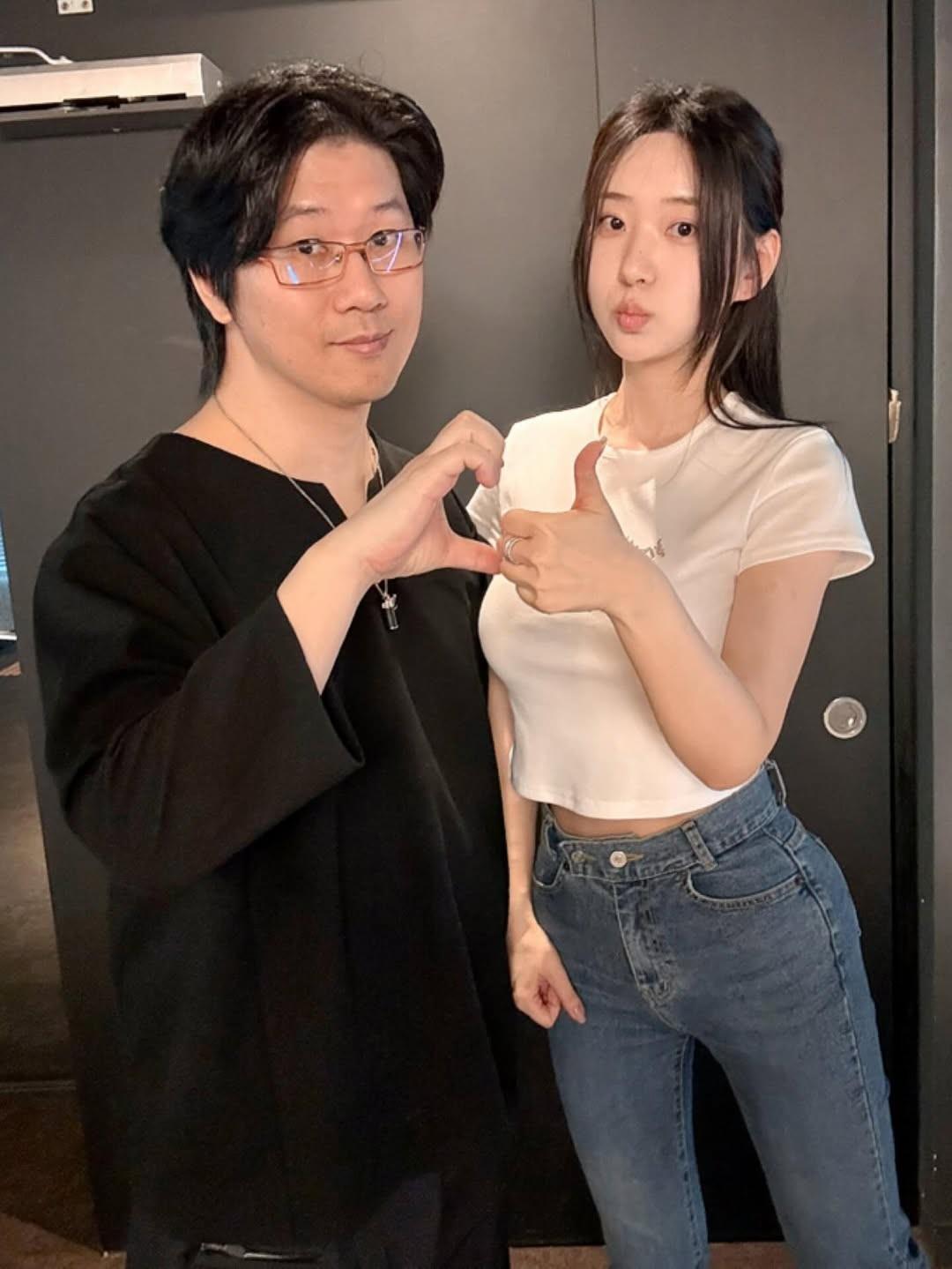 申才恩米色上衣凸显女神气质