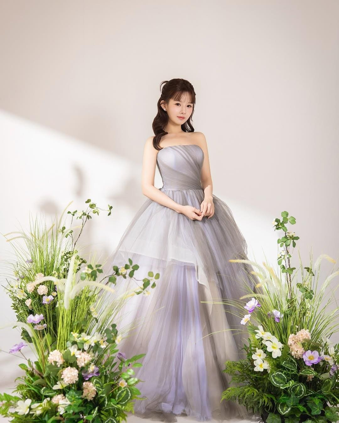 浅笑的瞬间尽显温柔气质