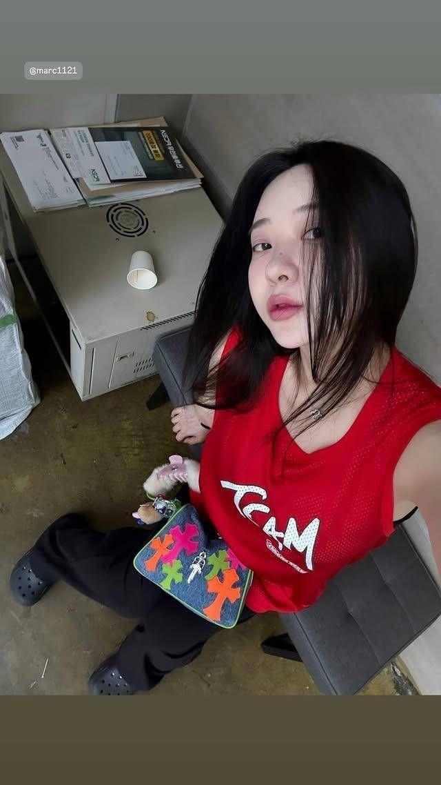 申才恩侧脸自拍如初恋般甜美