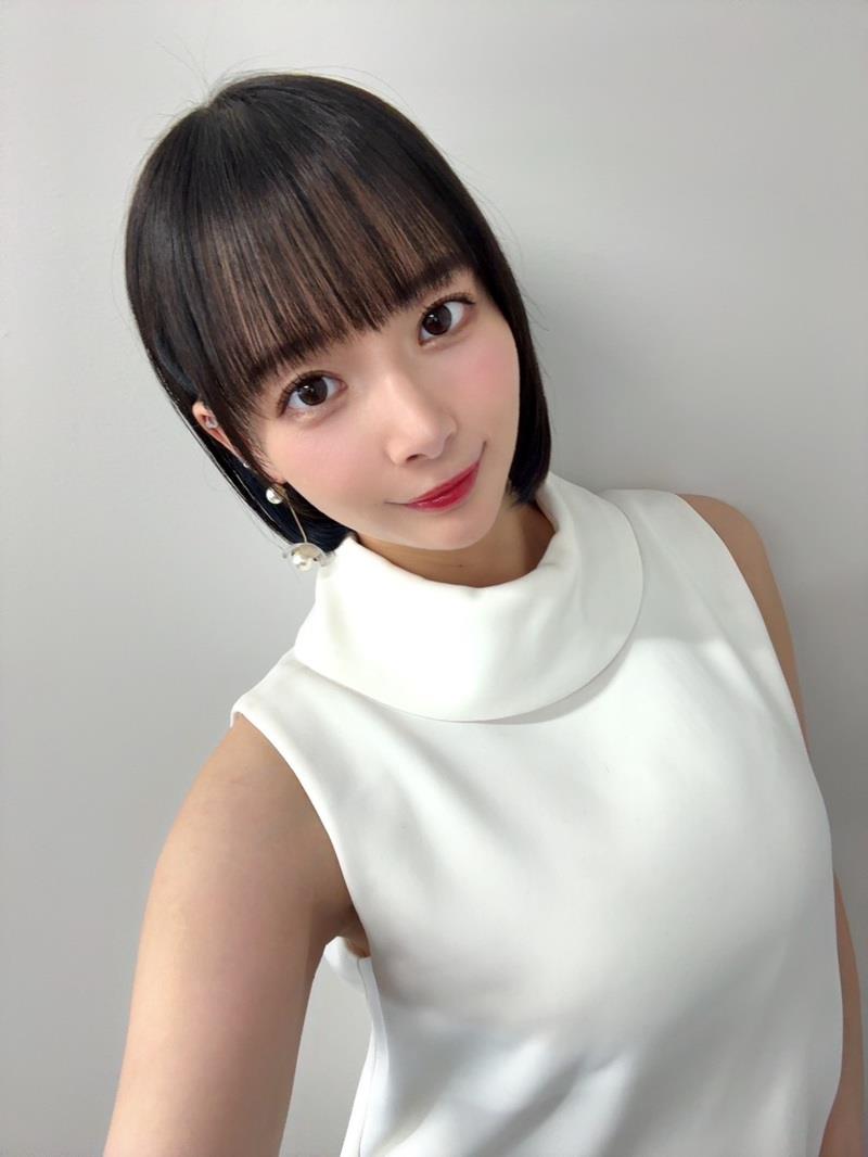 侧拍视角凸显优雅身形