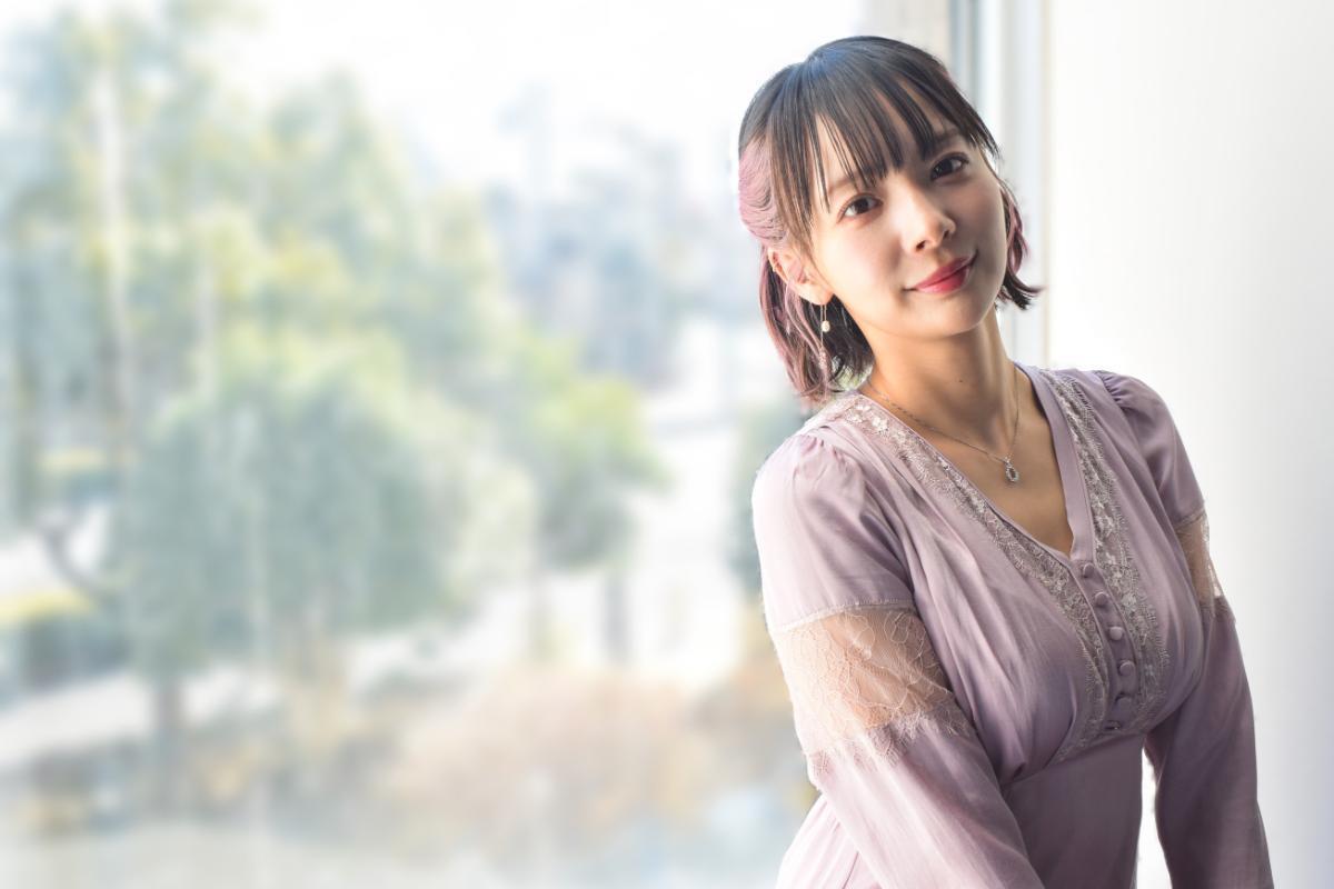 肢体语言诠释性感而不俗