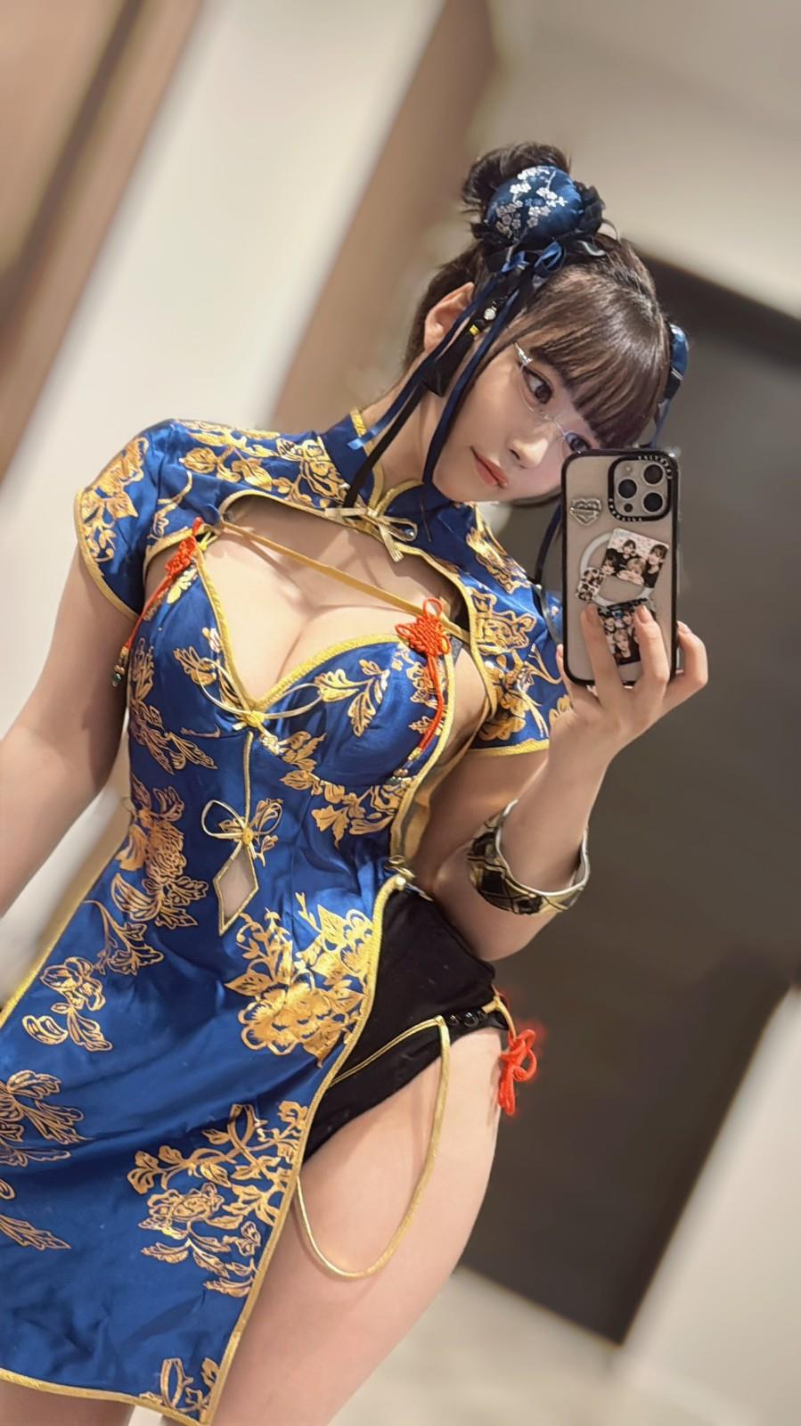 角色扮演眼神充满张力