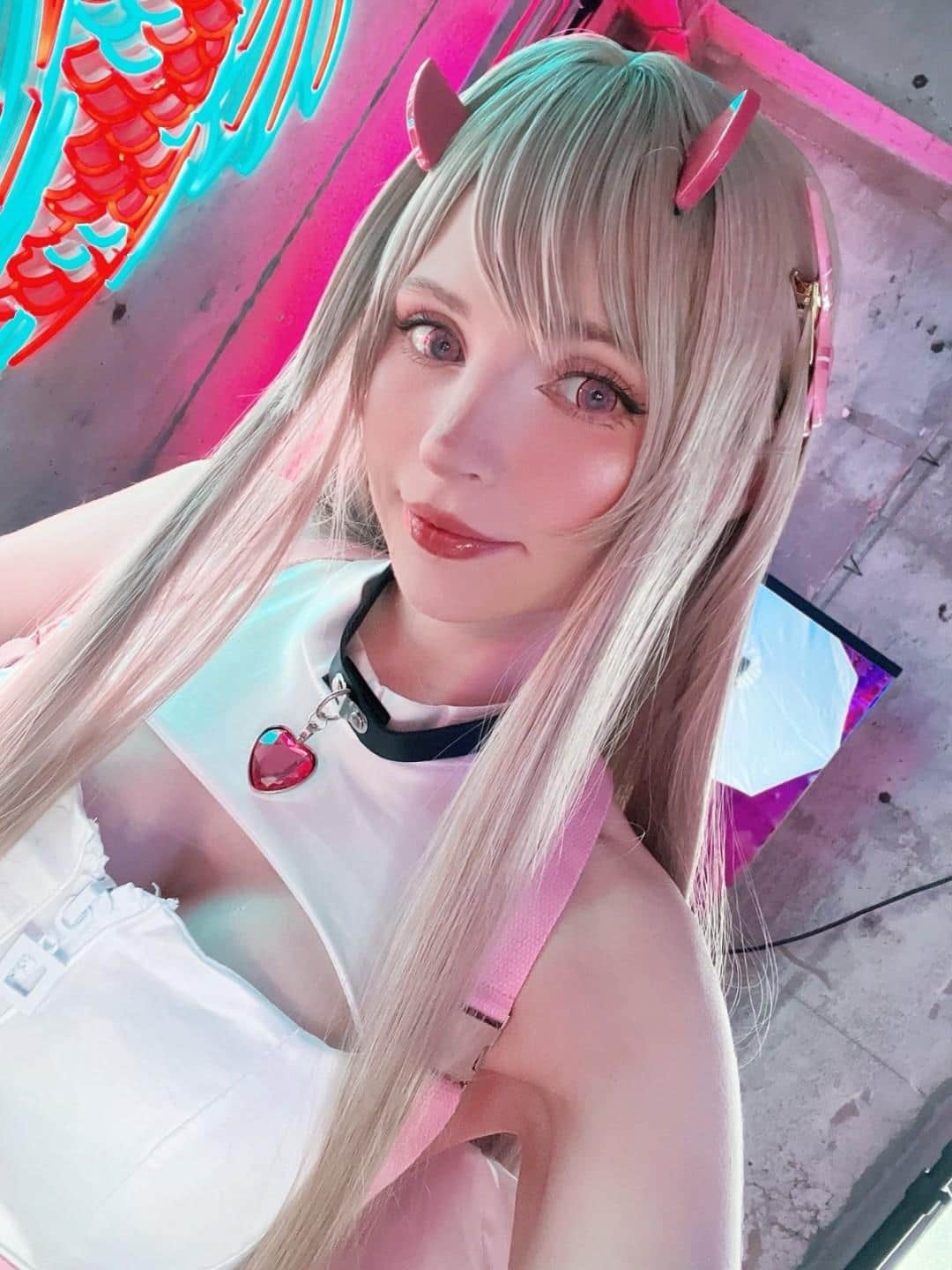 镜头凝视充满致命吸引