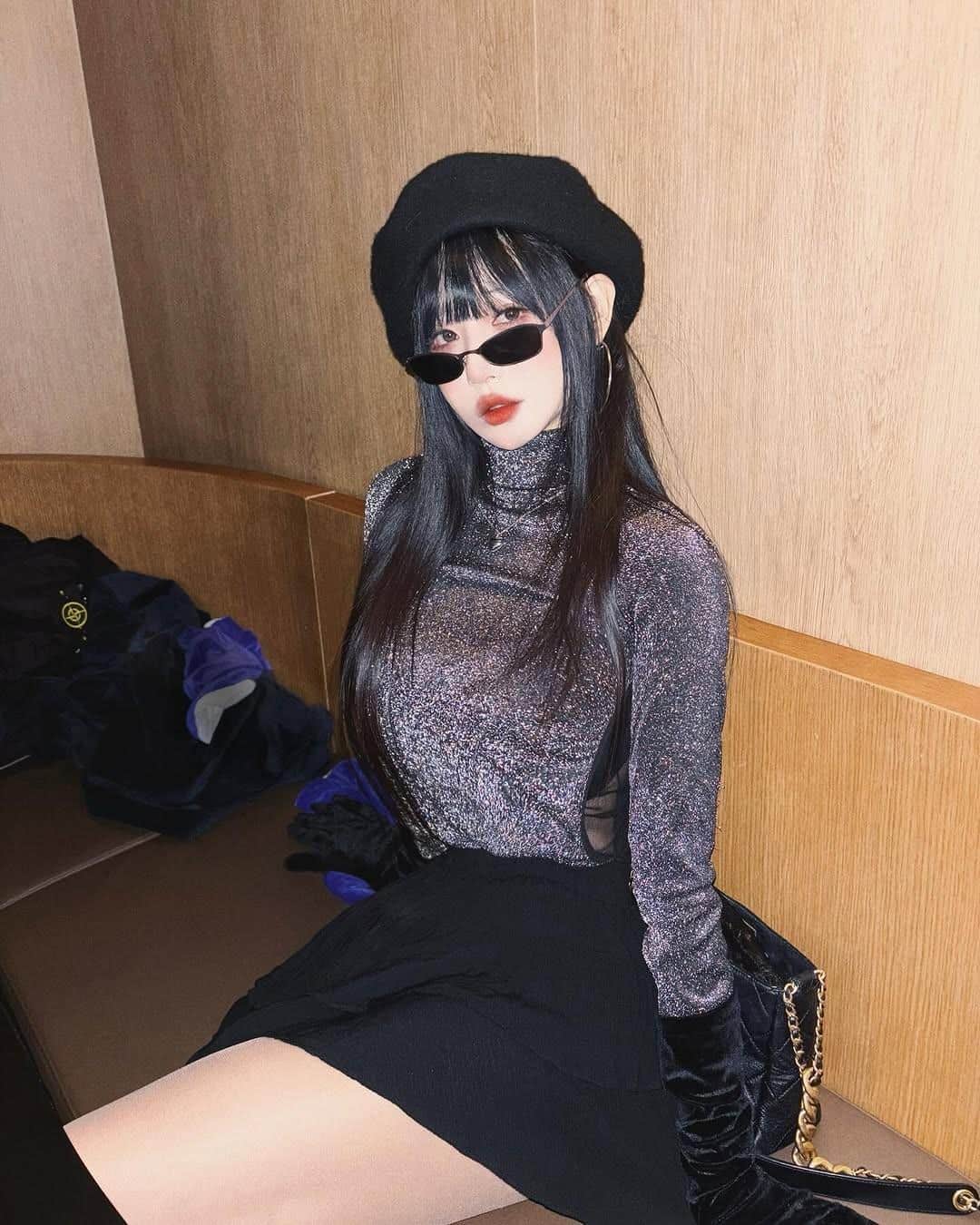 紧身服包裹火辣曲线