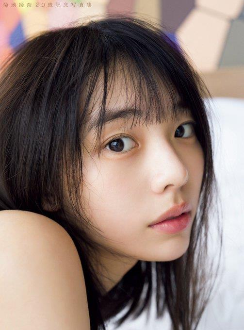 披散长发增加灵动感