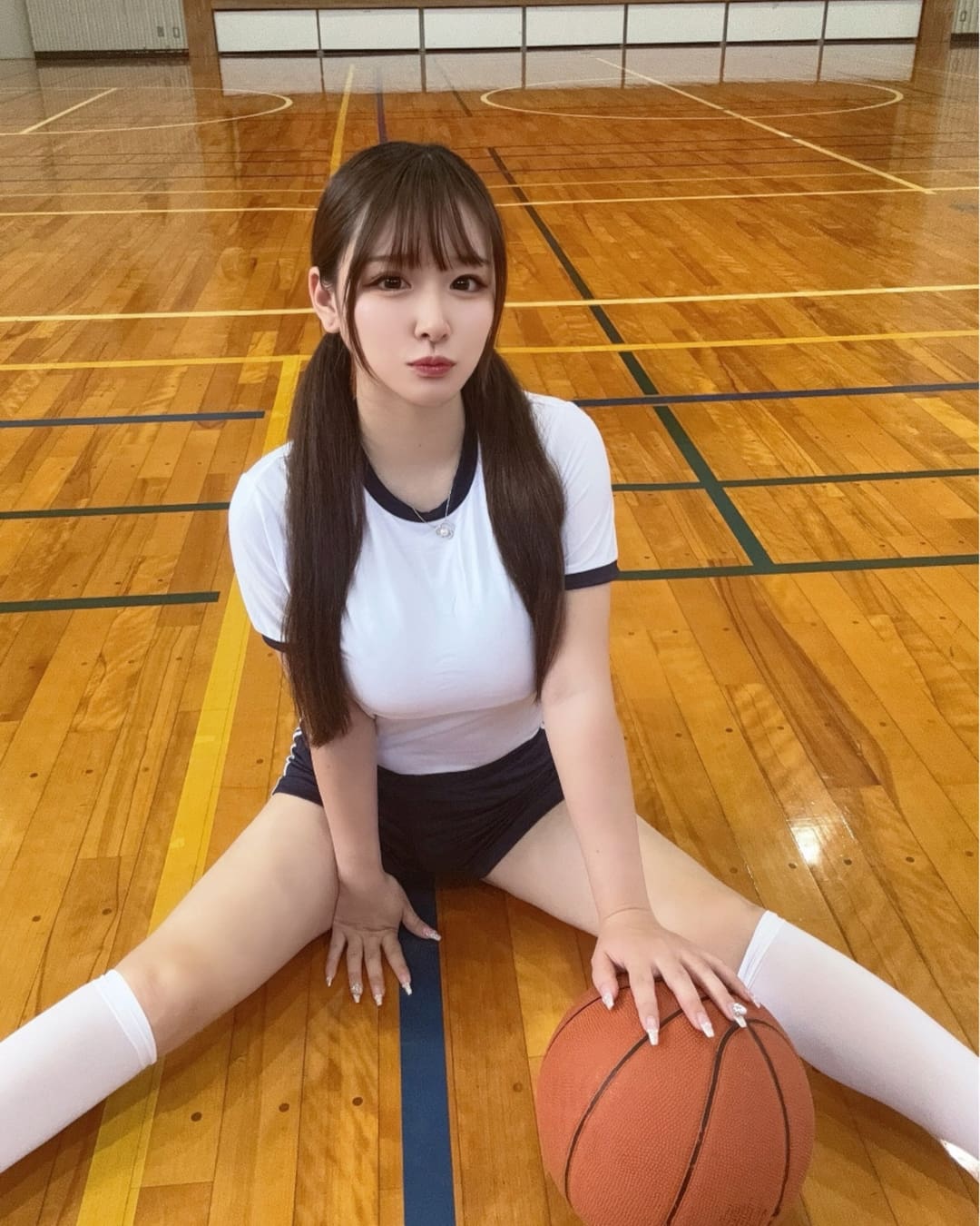 Haruni性感曲线大方展现