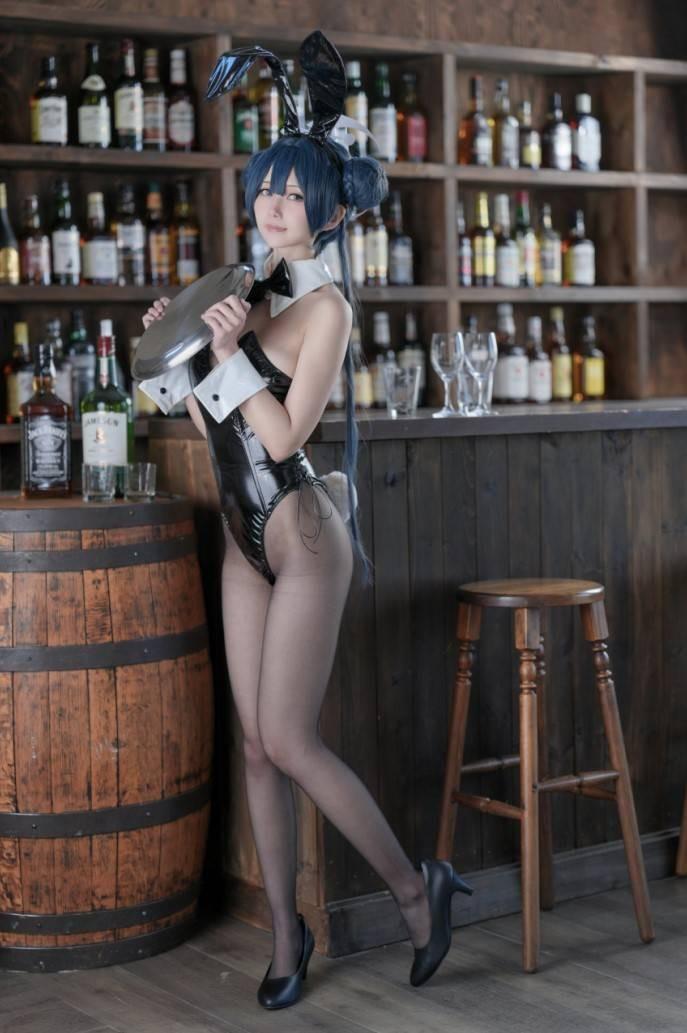 日本兔女郎黑丝写真 气质撩人