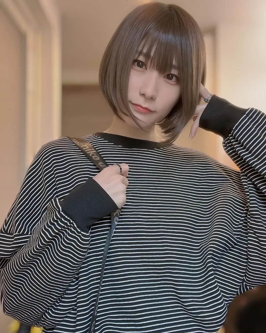 性感与清纯兼具的模特写真