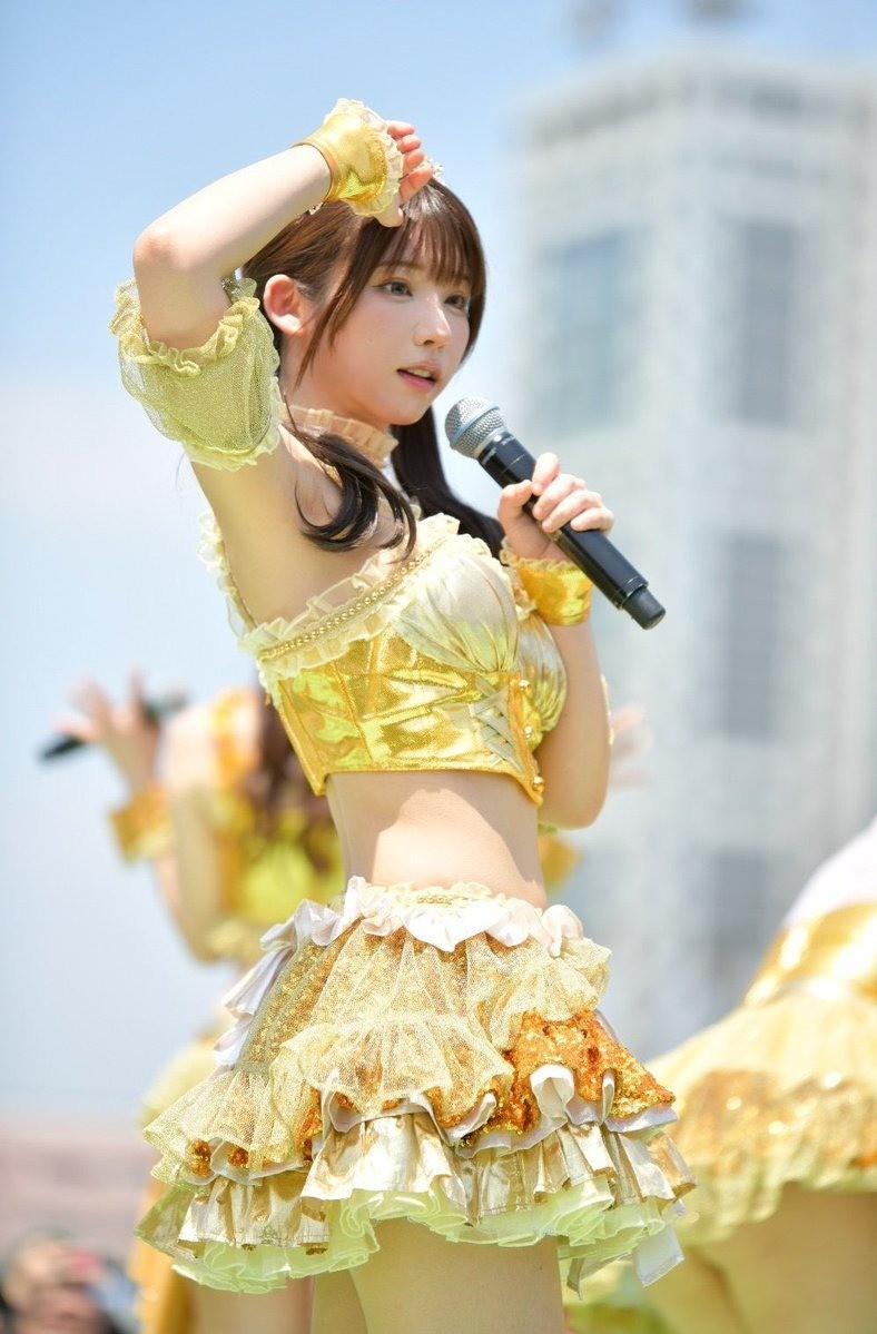 Enako舞台服尽显青春气息