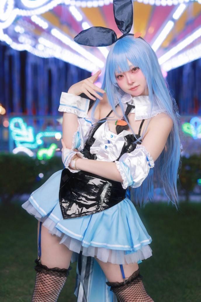 日本兔女郎日美图 黑丝腿部特写