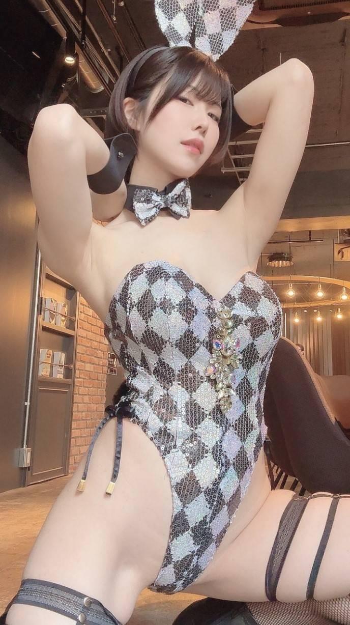 性感兔女郎写真 黑丝长腿吸睛