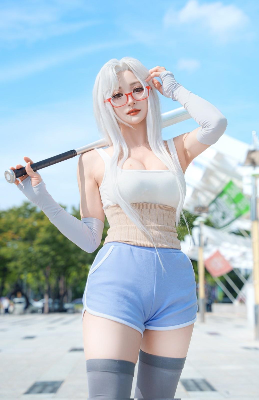 韩国妹子Sori柔和光影中的身姿