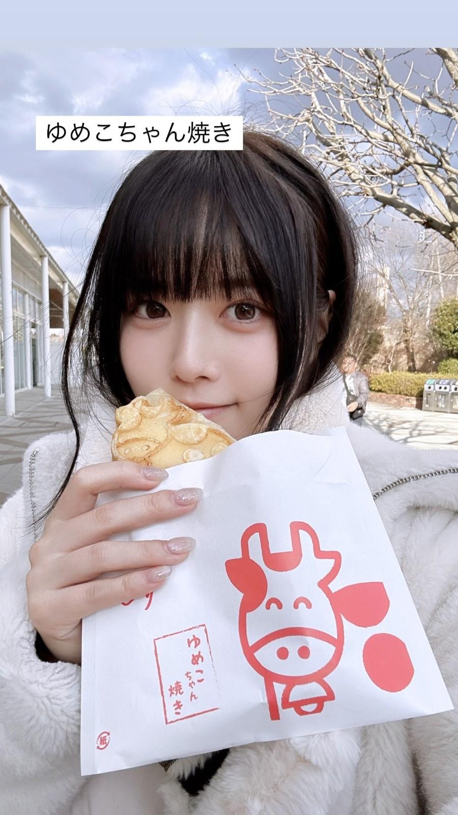 东云海迷人可爱生活照