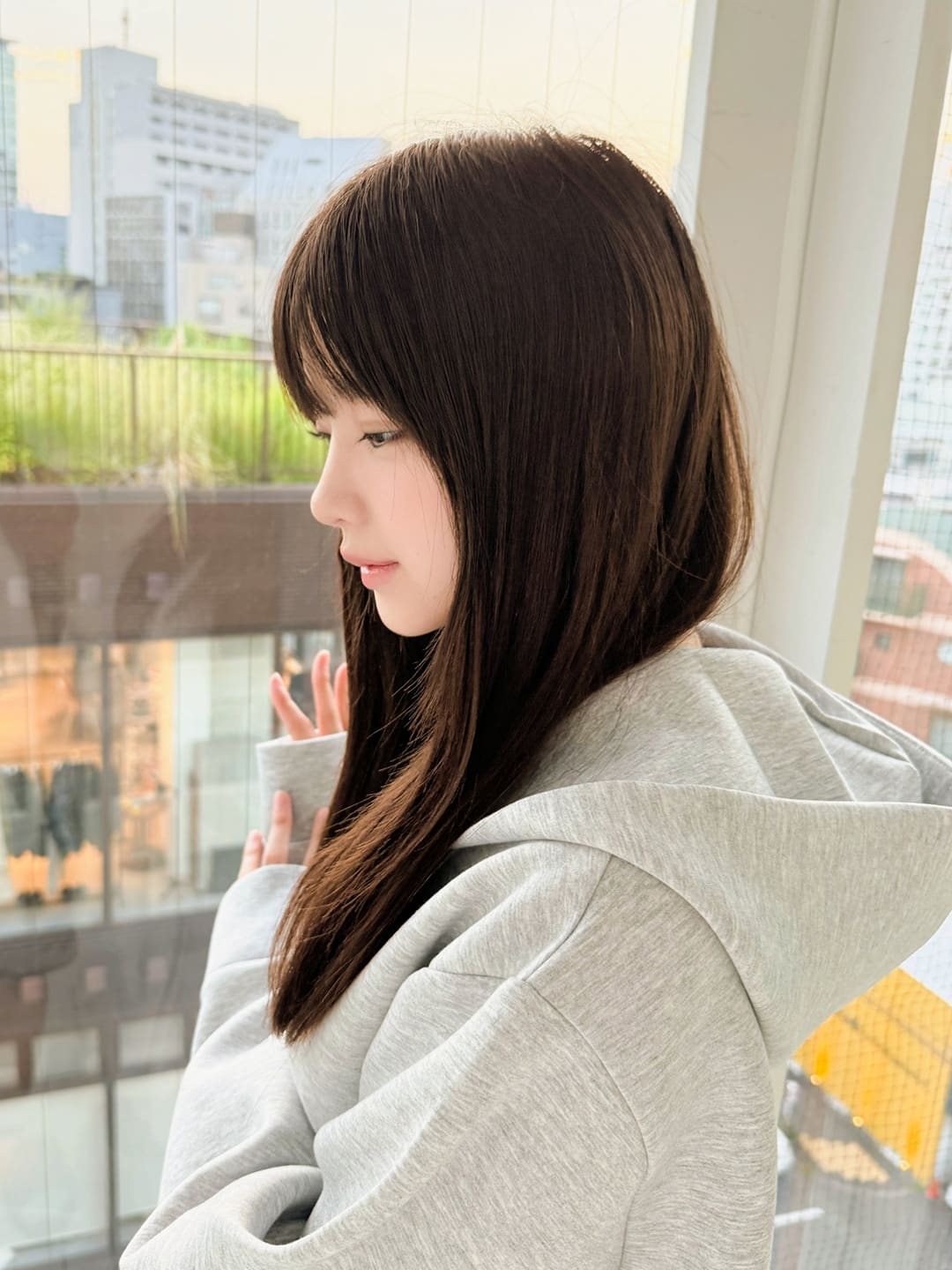 井上もも展现甜美气质造型