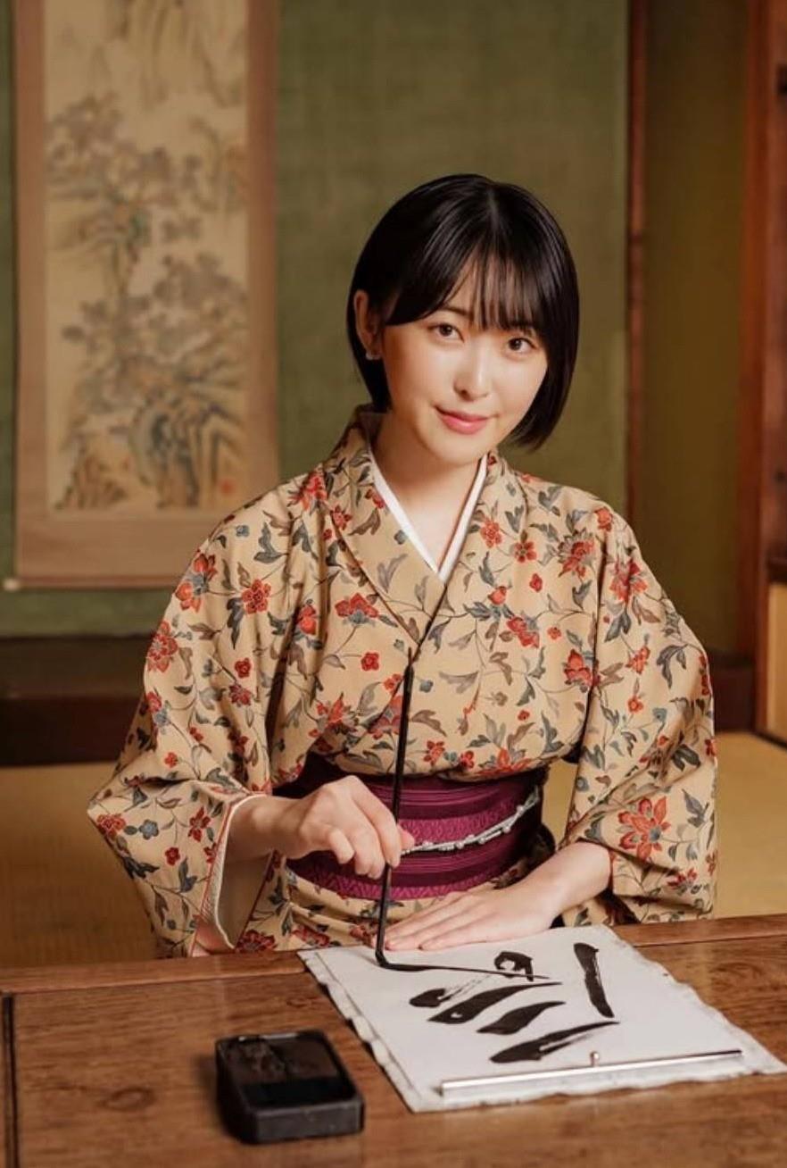 おしの沙罗 典雅气质书法艺术写真