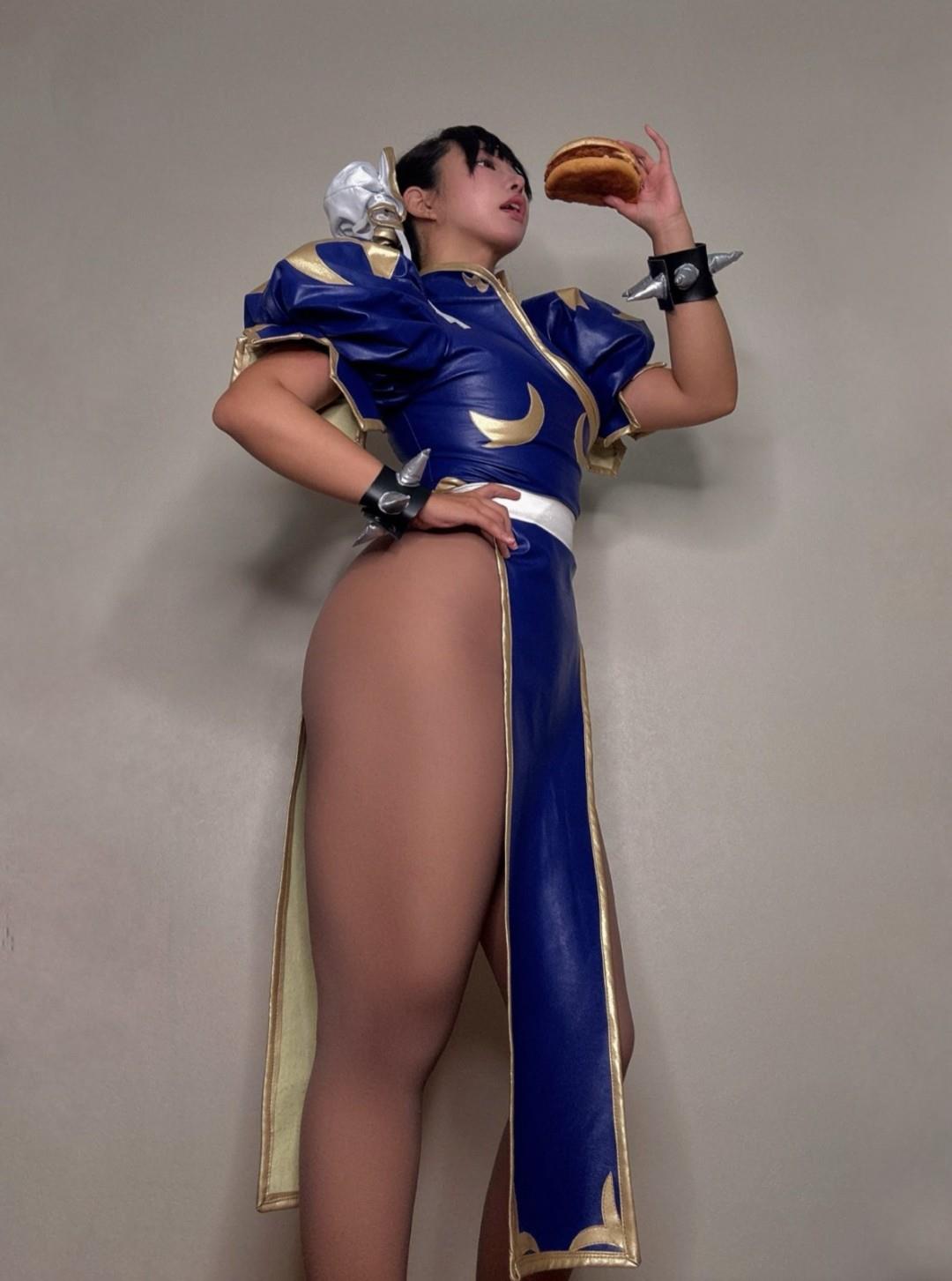 日本健身小姐姐春丽Cos造型