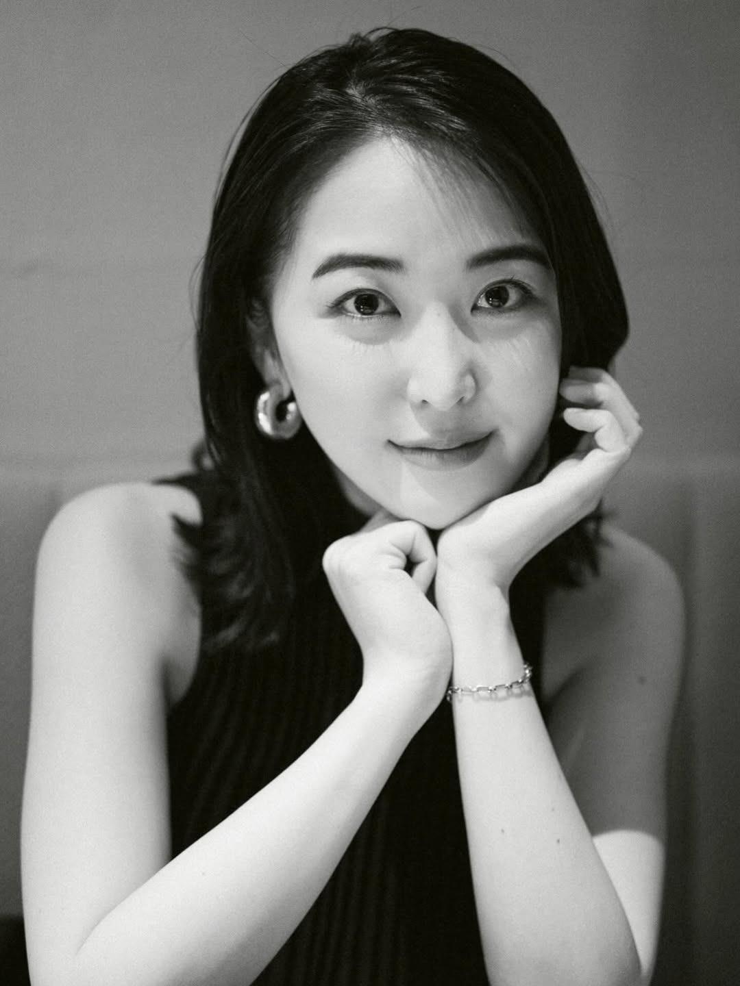 おしの沙罗 2025全新写真风格展示