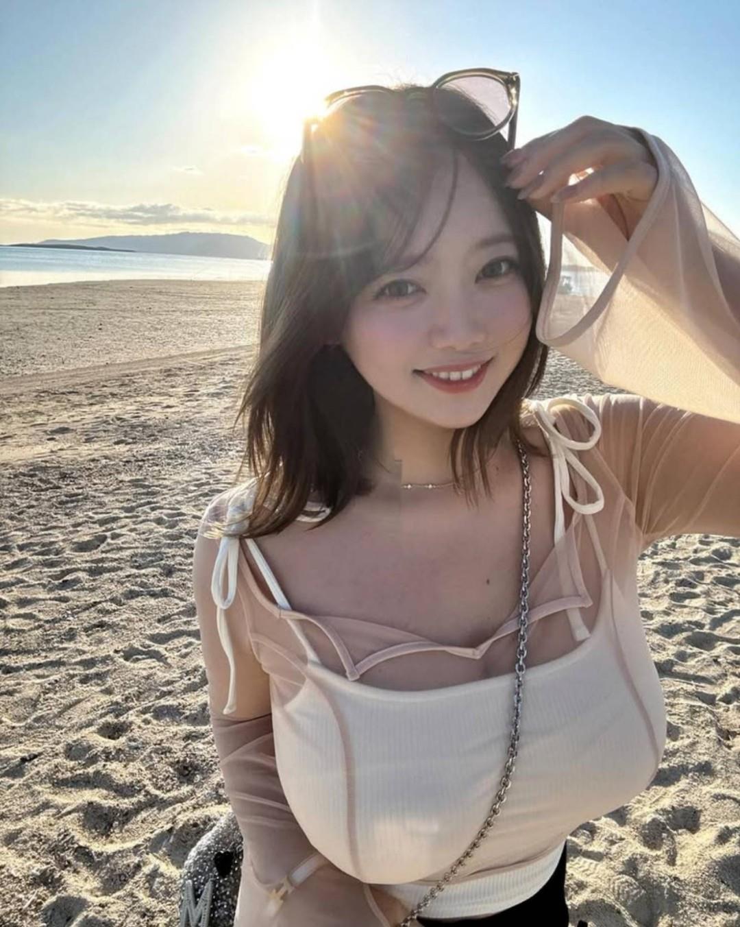 まりちゃん 高颜值侧脸线条写真