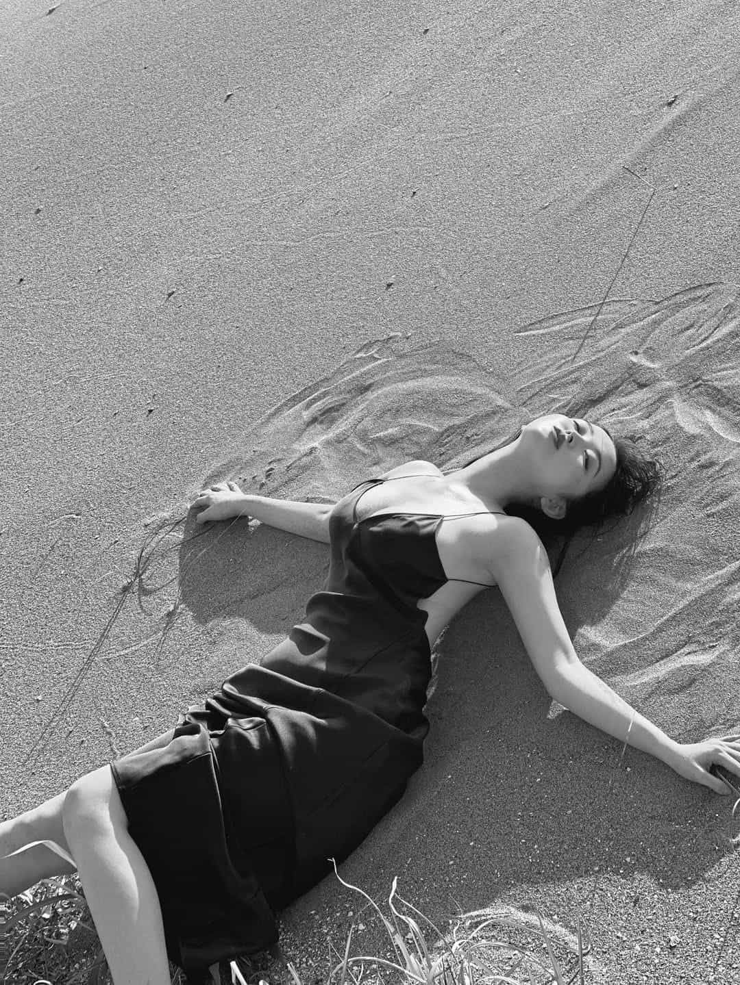 おしの沙罗 东京出身书法艺人写真