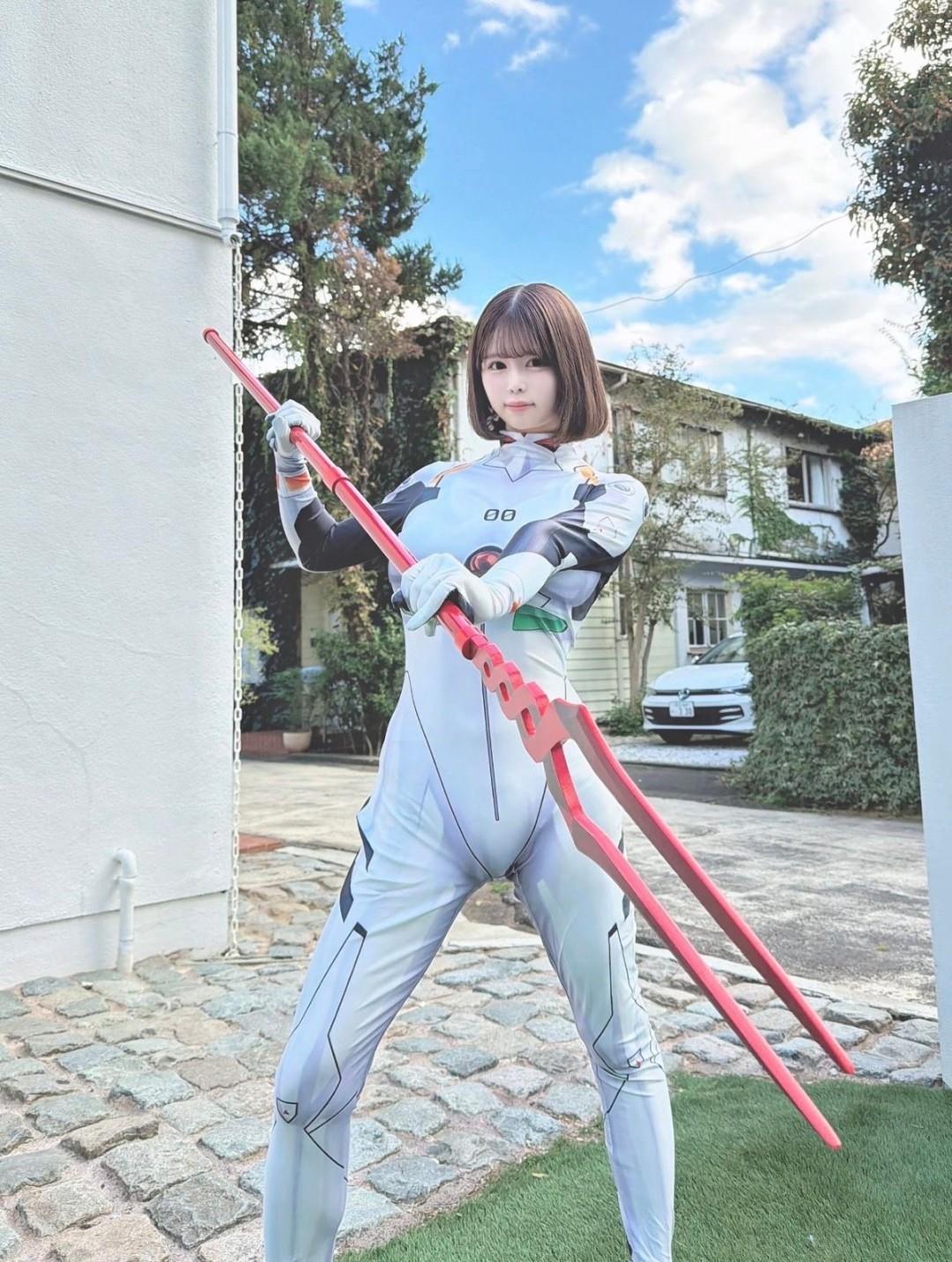 ゆなサン天生饱满上围超吸睛