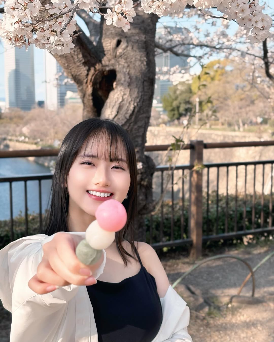 美女棋士三岛响自信从容的状态