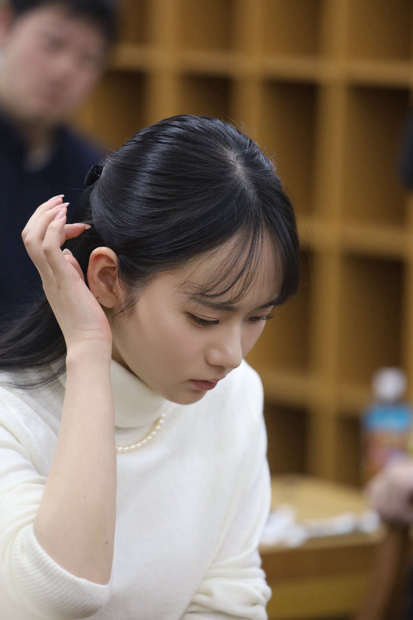 日本美女棋士三岛响气质出众